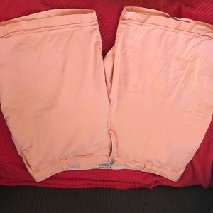 Avenue short size 16